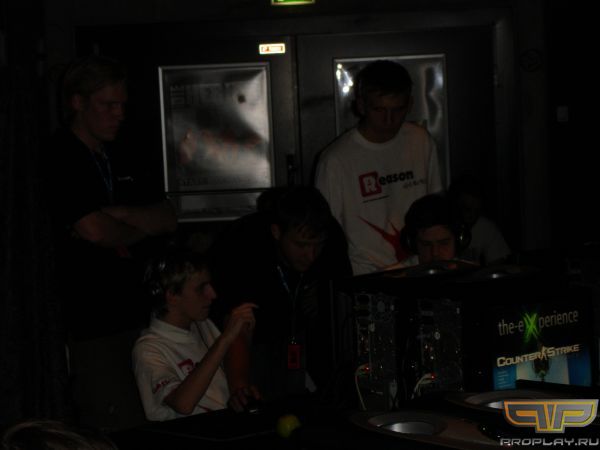 ... � �� ������