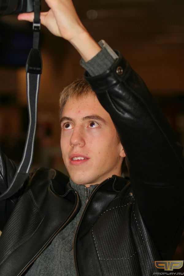 ��� ����� F