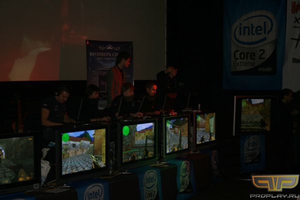 �������!